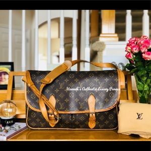 Authentic Louis Vuitton Gibeciere GM shoulder